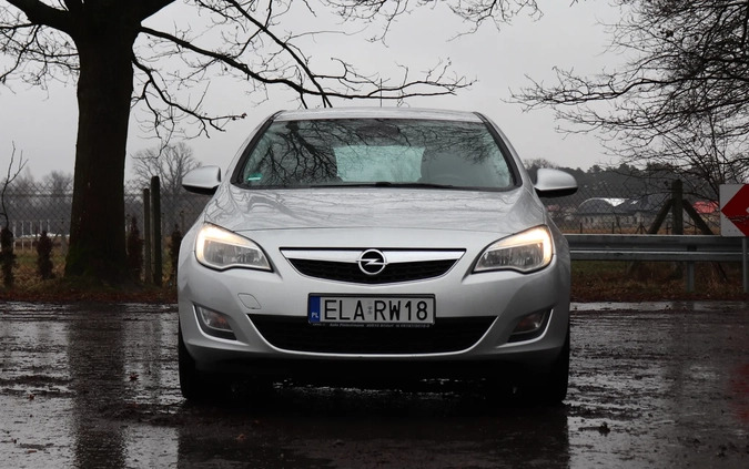 Opel Astra cena 24999 przebieg: 179000, rok produkcji 2010 z Tarnogród małe 436